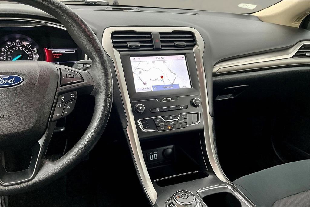 Used 2020 Ford Fusion SE image 11