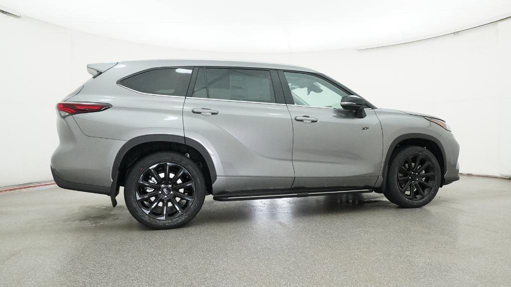 New 2025 Toyota Highlander XLE image 29