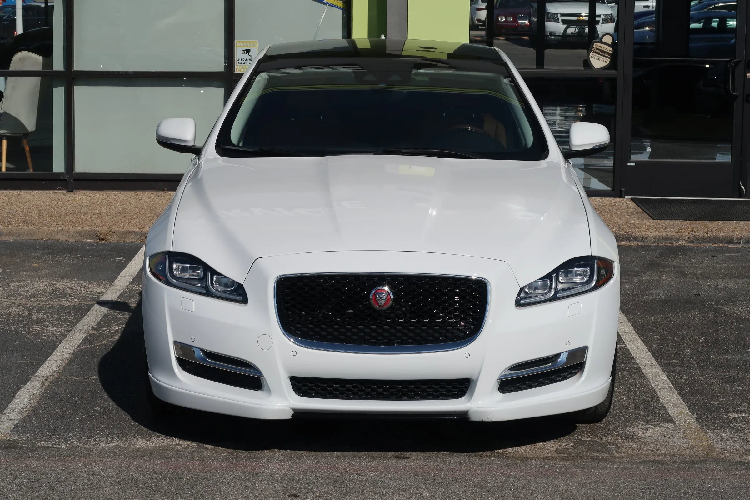 Used 2019 Jaguar XJ R-Sport image 4