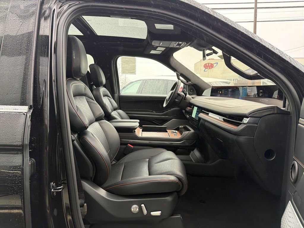 New 2025 Lincoln Navigator L Black Label image 7