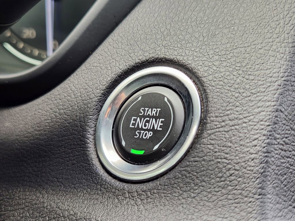 Used 2020 Cadillac XT4 Luxury w/ Cold Weather Package image 21