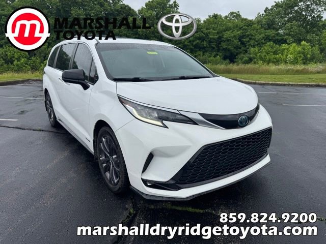 Used 2021 Toyota Sienna XSE w/ XSE Plus Package FWD image 1
