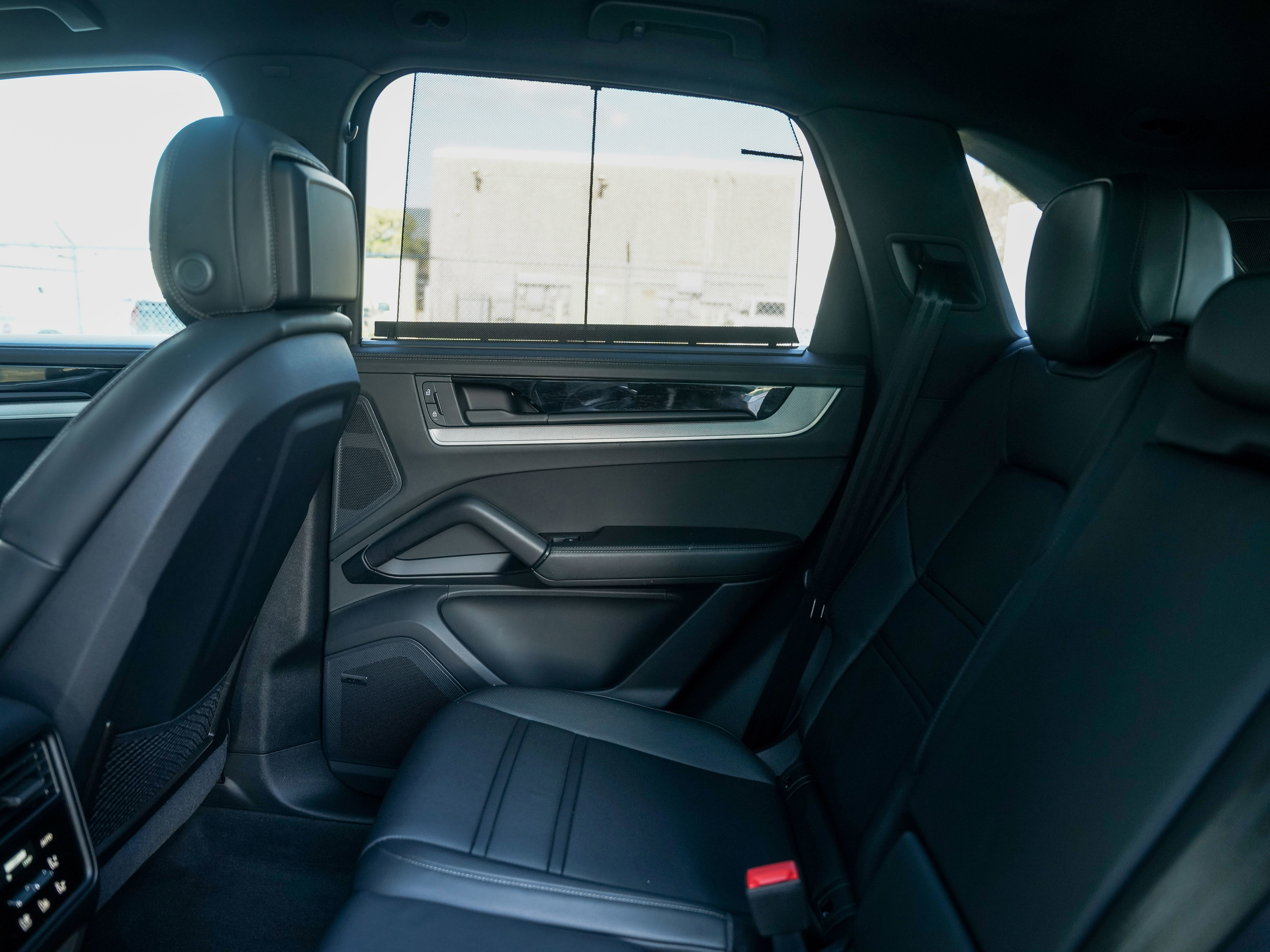 Certified 2025 Porsche Cayenne S image 28