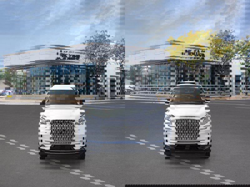 Used 2026 Lincoln Corsair Premiere image 6