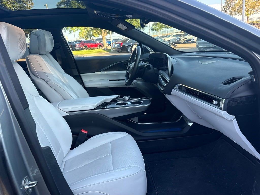 Used 2024 Cadillac Lyriq Sport AWD/4WD image 25