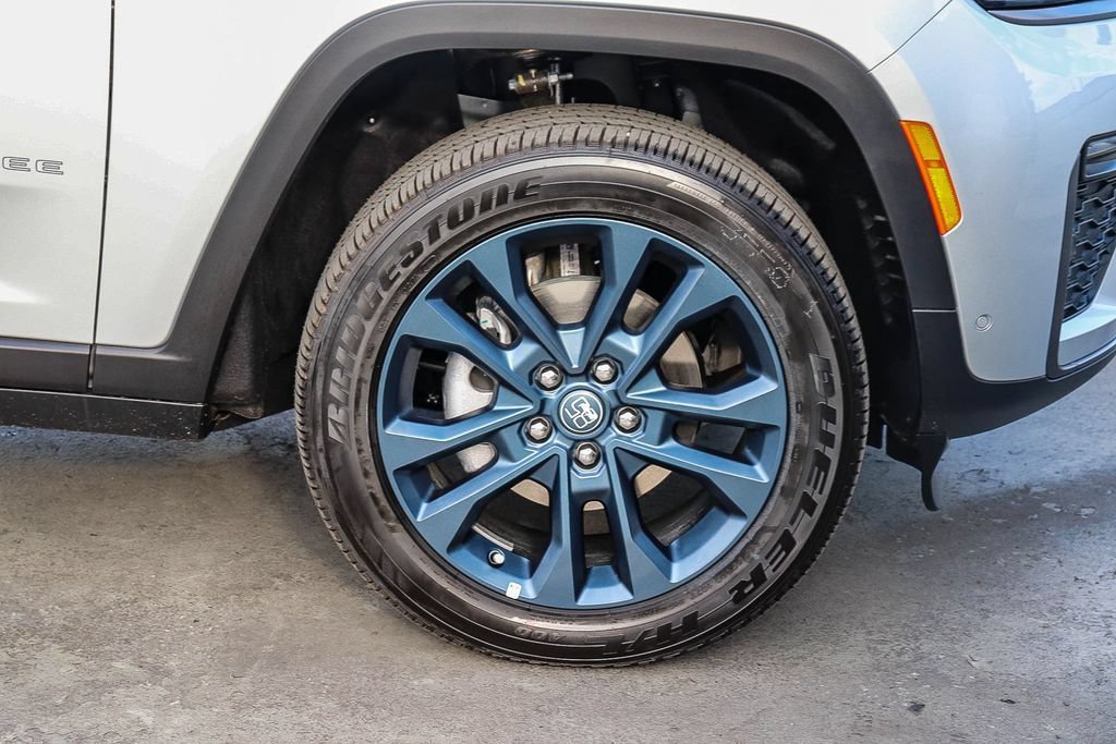 New 2026 Jeep Grand Cherokee Limited AWD/4WD image 11