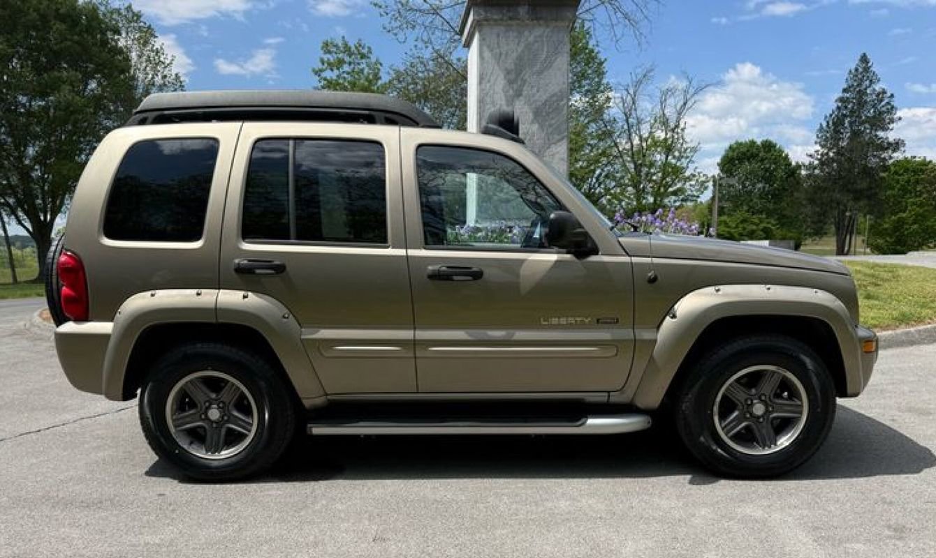 Used 2003 Jeep Liberty Renegade image 6