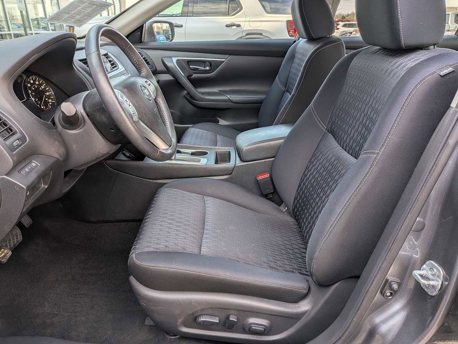 Used 2016 Nissan Altima 2.5 SV FWD image 15