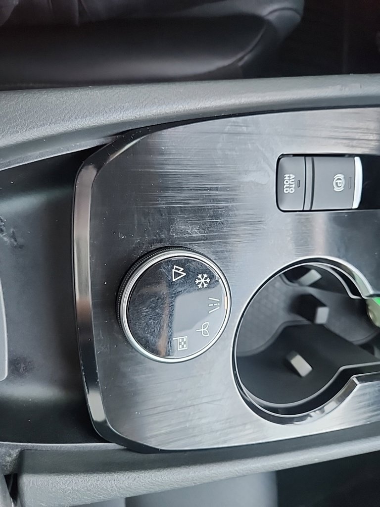 Used 2021 Nissan Rogue SV AWD/4WD image 16