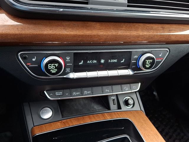 Used 2023 Audi Q5 2.0T Premium w/ Convenience Package image 15