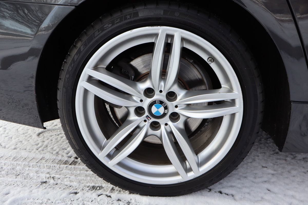 Used 2013 BMW 550i xDrive Sedan image 44