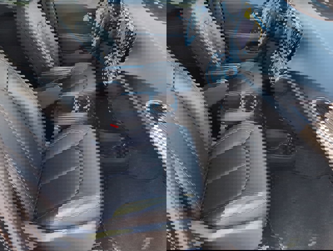 Used 2025 Chrysler Pacifica Select image 18