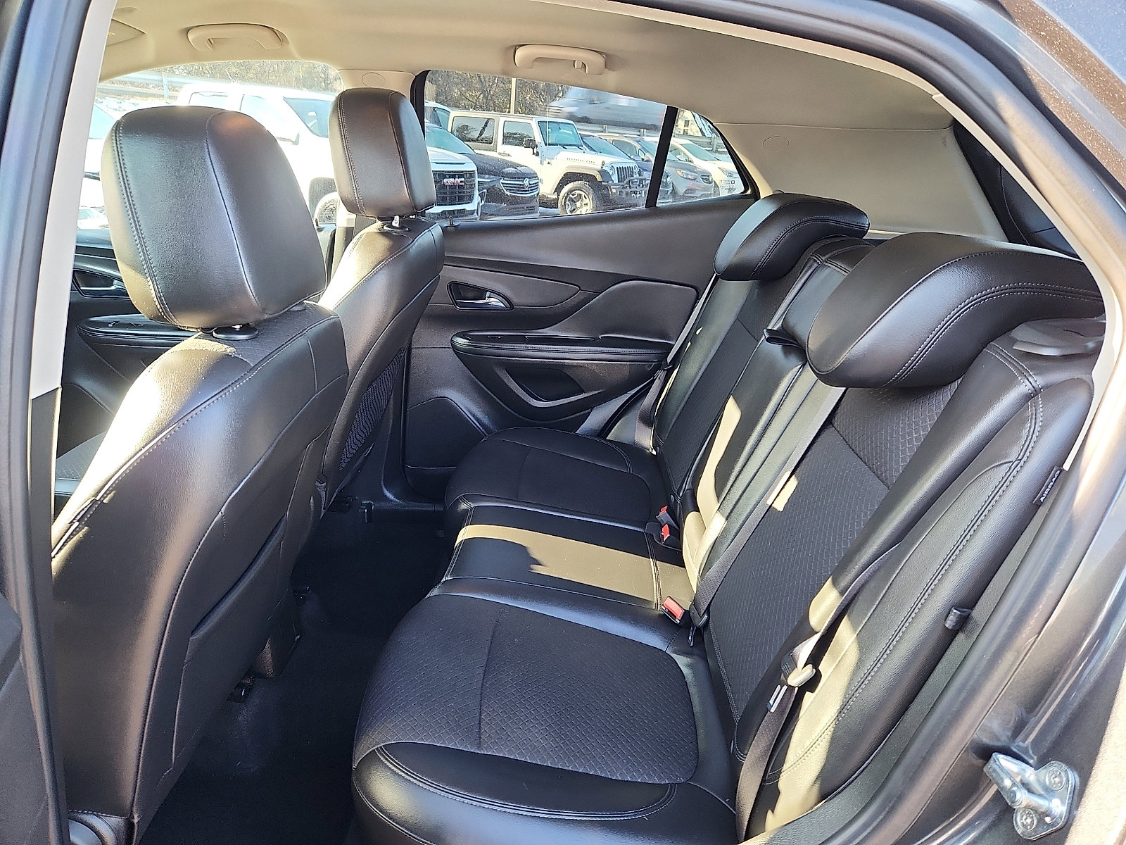 Used 2018 Buick Encore Preferred image 10