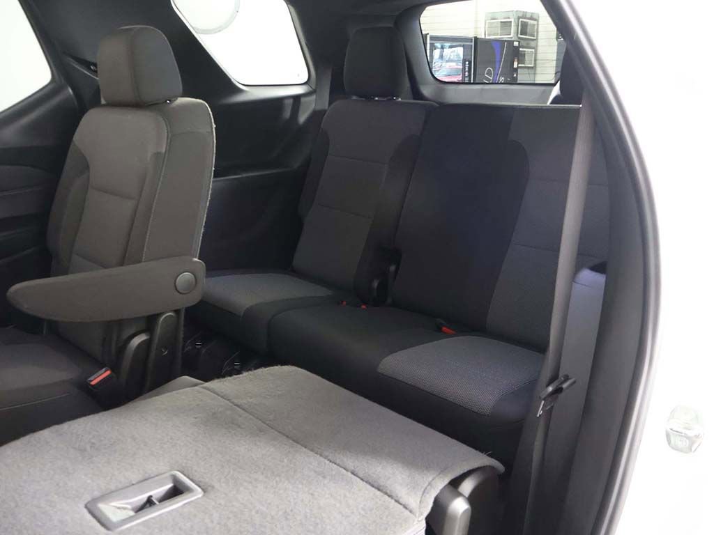 Used 2023 Chevrolet Traverse LT image 29