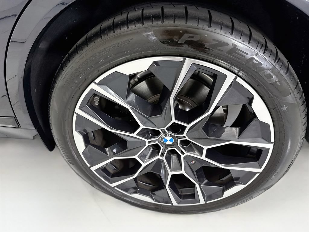 Used 2026 BMW X7 xDrive40i w/ M Sport Package AWD/4WD image 31