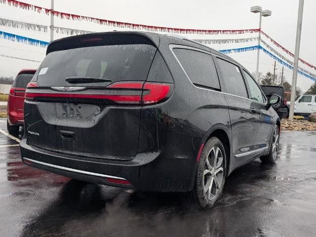 New 2026 Chrysler Pacifica Pinnacle image 4