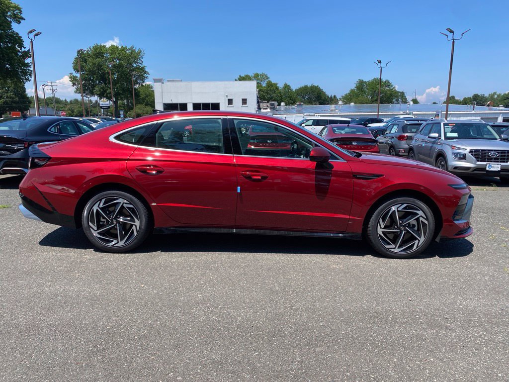 New 2026 Hyundai Sonata SEL FWD image 2