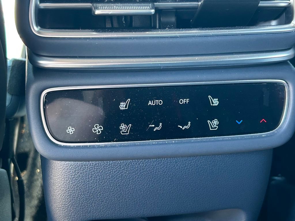 Used 2025 Genesis GV80 3.5T e-SC image 23