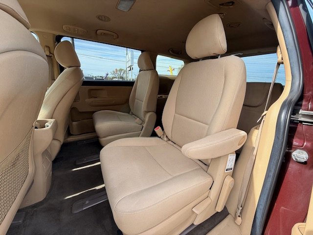 Used 2020 Kia Sedona LX FWD image 7