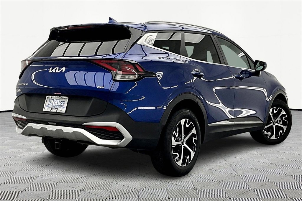 Used 2024 Kia Sportage EX image 2