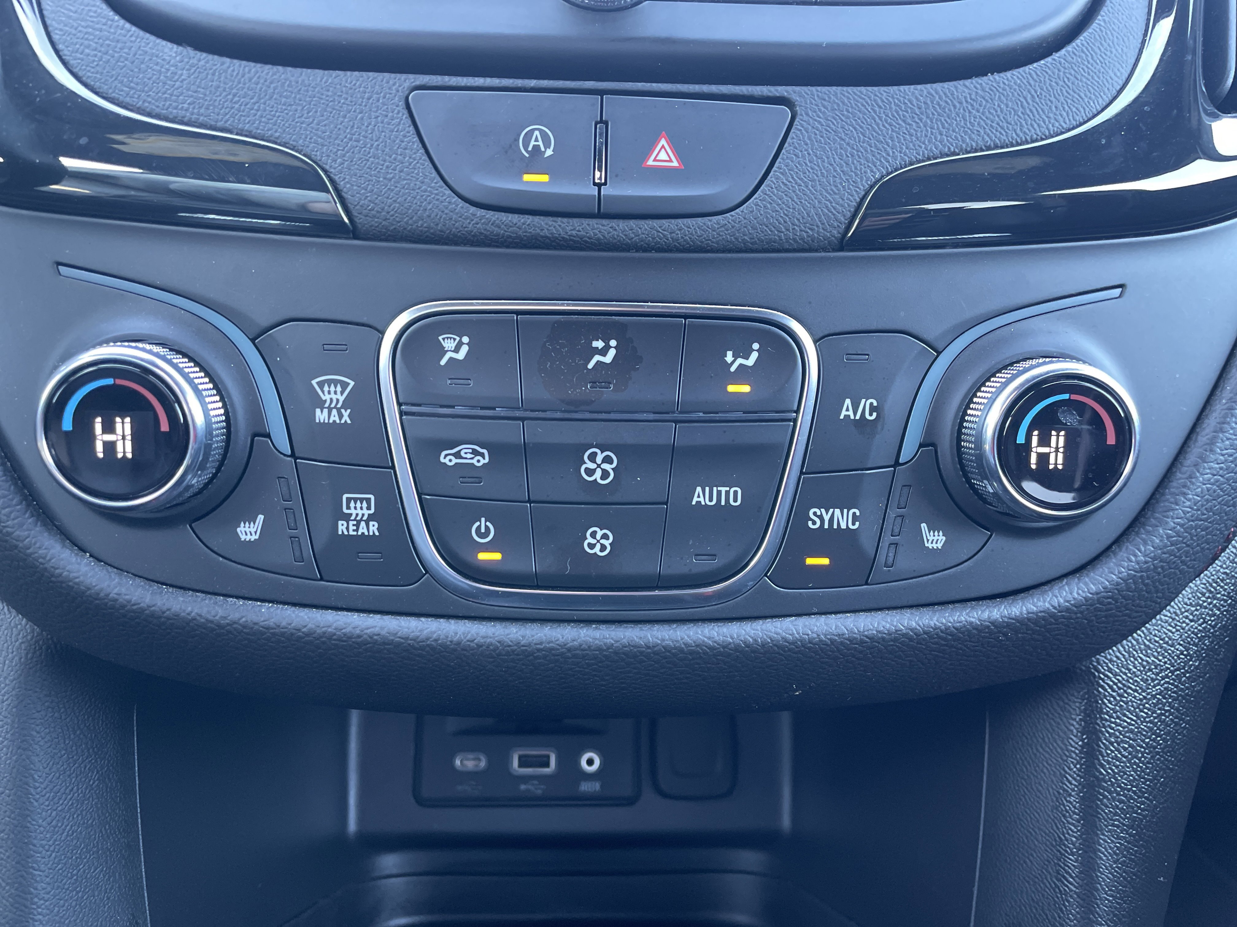 Certified 2023 Chevrolet Equinox RS w/ RS Leather Package image 42