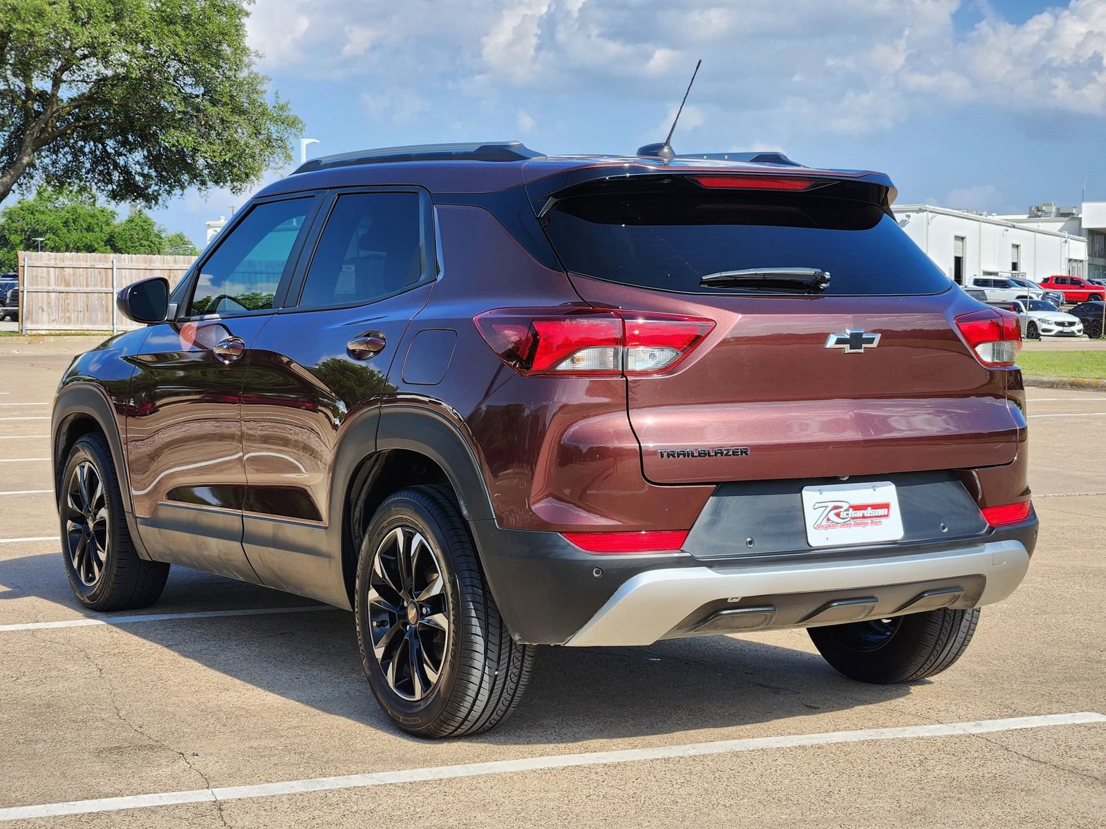 Used 2022 Chevrolet TrailBlazer LT w/ Convenience Package FWD image 4