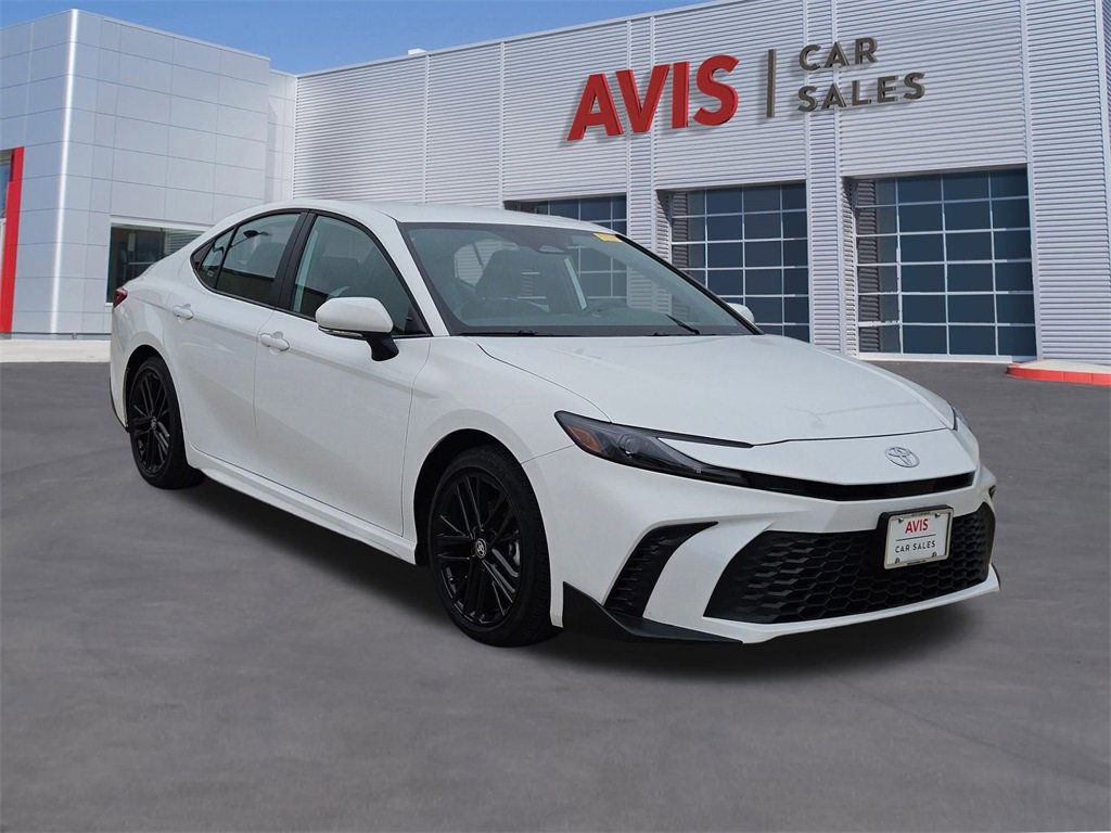 Used 2025 Toyota Camry SE image 9