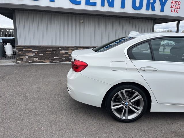 Used 2017 BMW 330i Sedan RWD image 11