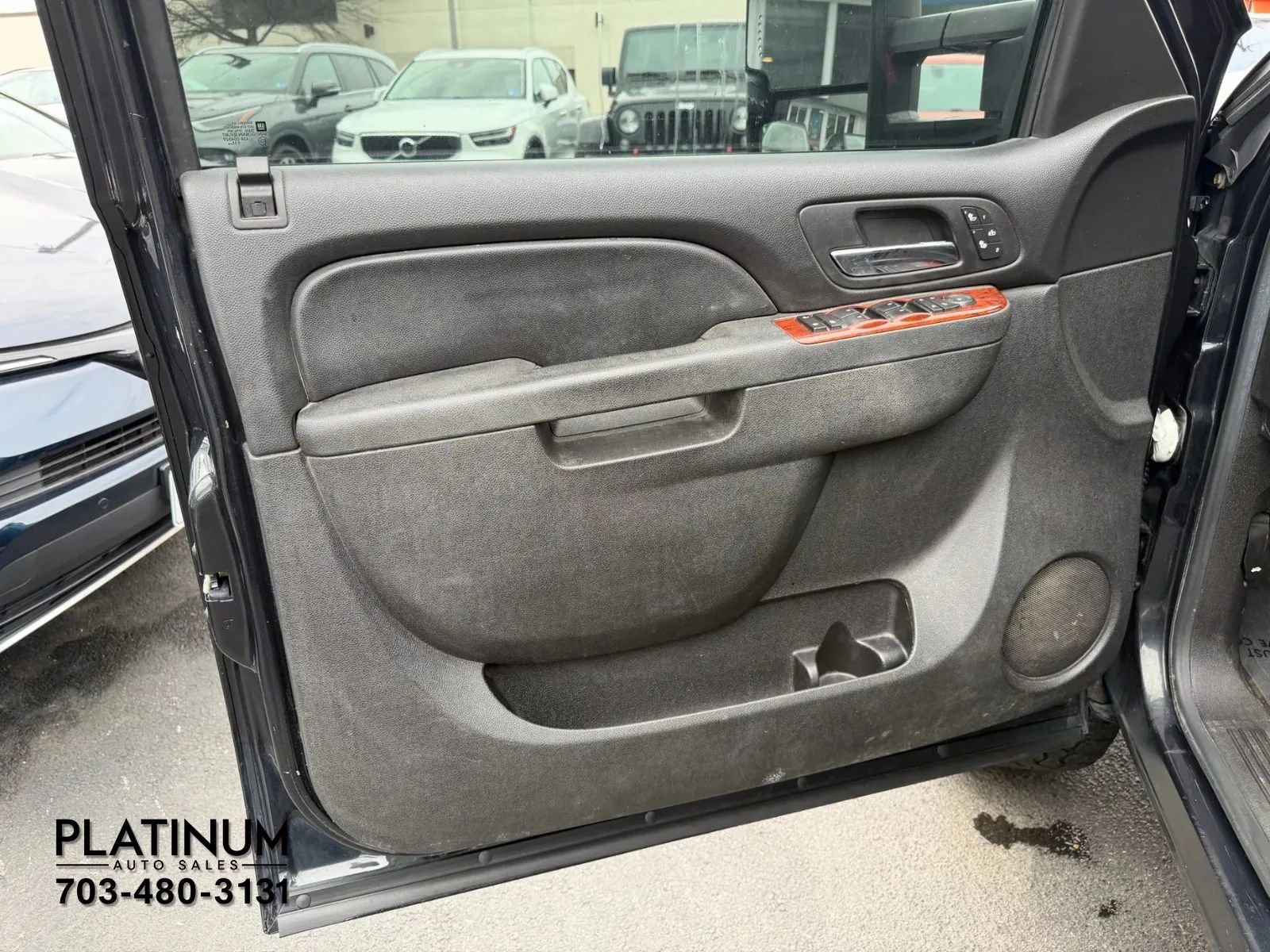 Used 2010 Chevrolet Silverado 1500 LTZ w/ Convenience Package image 14