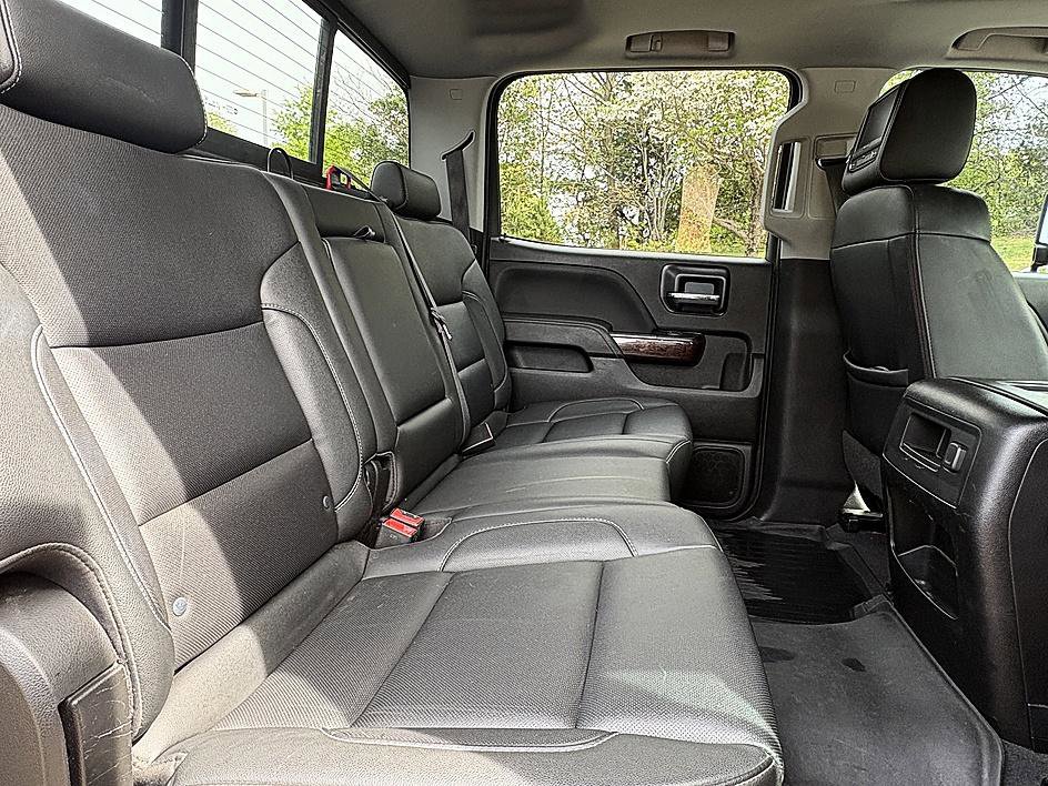 Used 2019 GMC Sierra 3500 SLT w/ Duramax Plus Package image 11