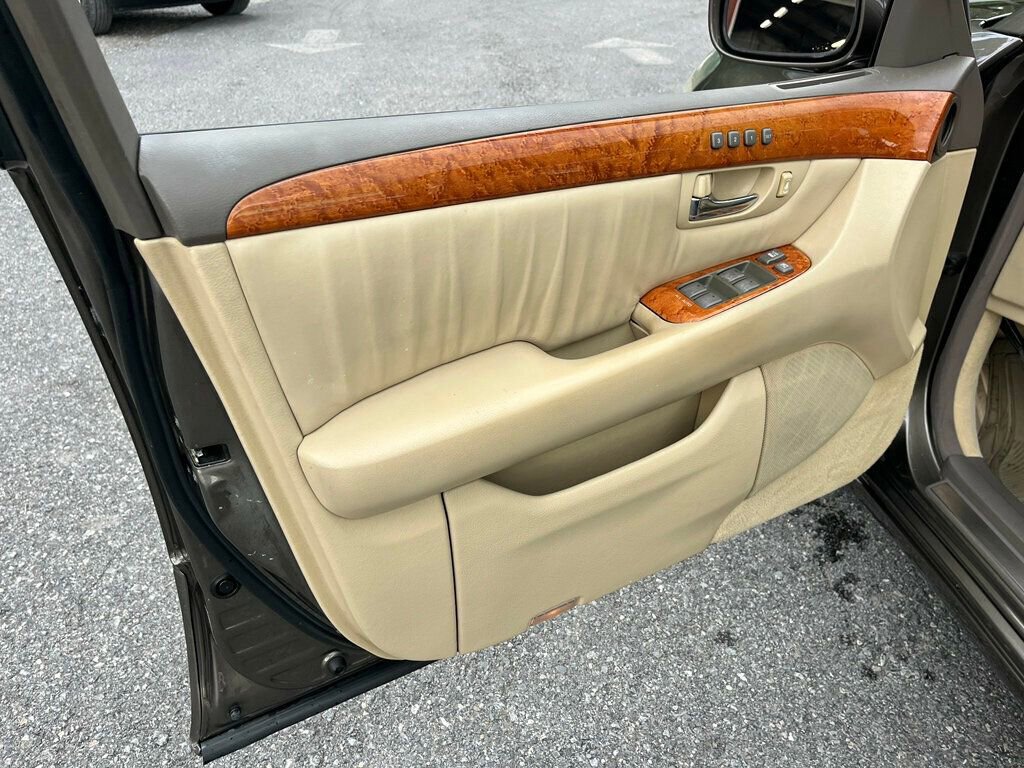 Used 2006 Lexus LS 430 RWD image 15