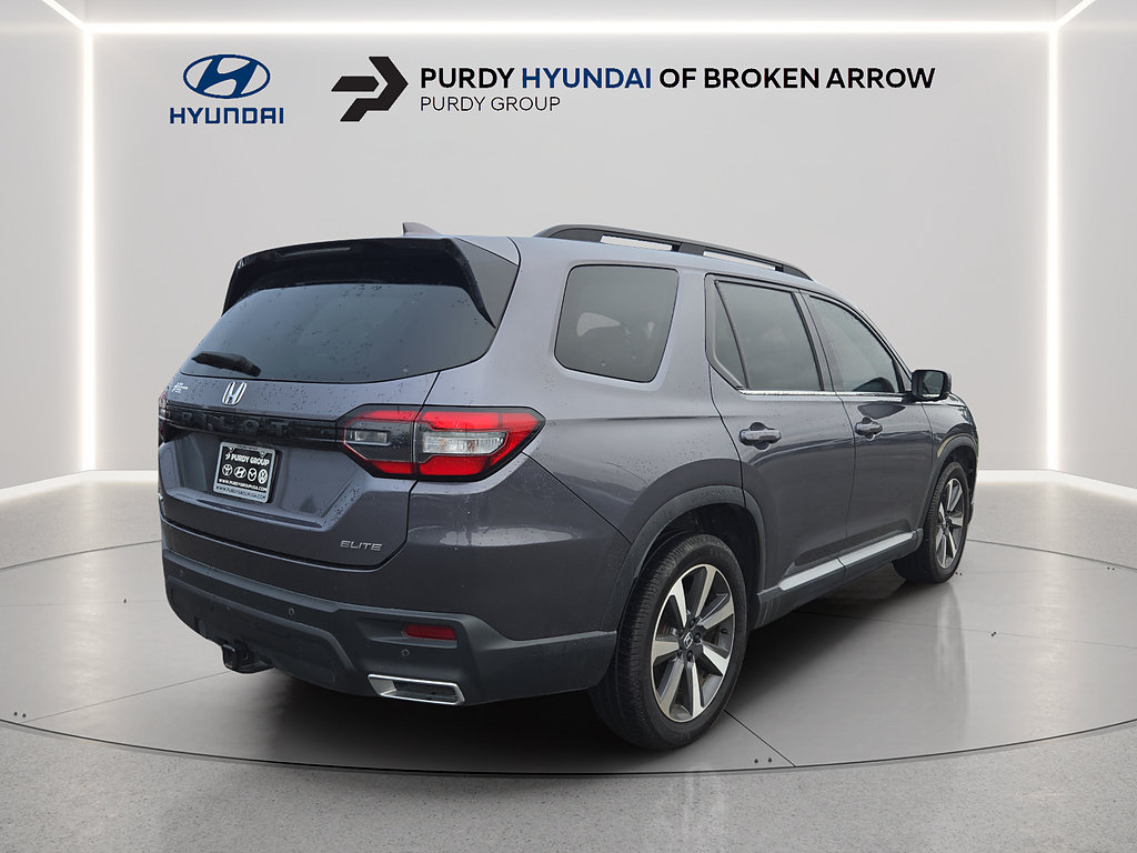 Used 2023 Honda Pilot Elite image 3