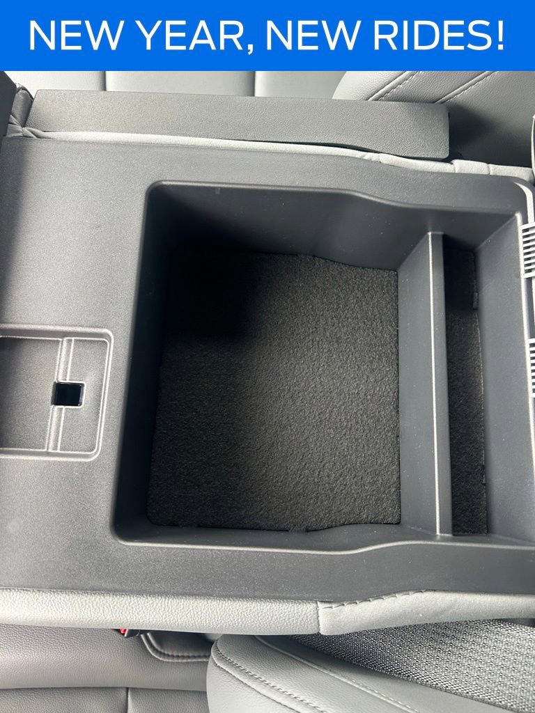 New 2025 Ford F350 XL w/ XL Chrome Package image 19