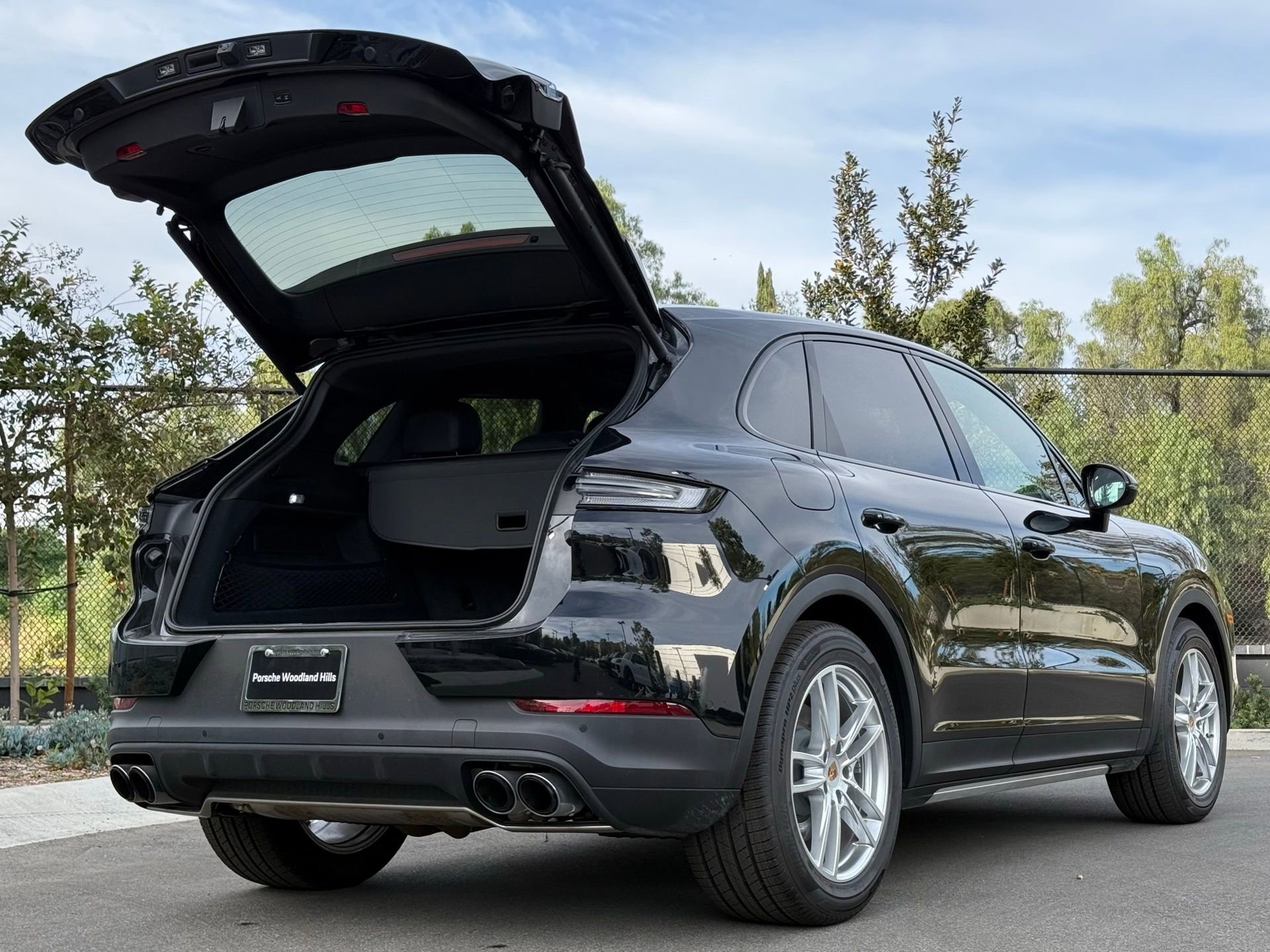New 2025 Porsche Cayenne S AWD/4WD image 32