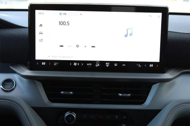 New 2025 Ford Explorer Active w/ Active Comfort Package image 8