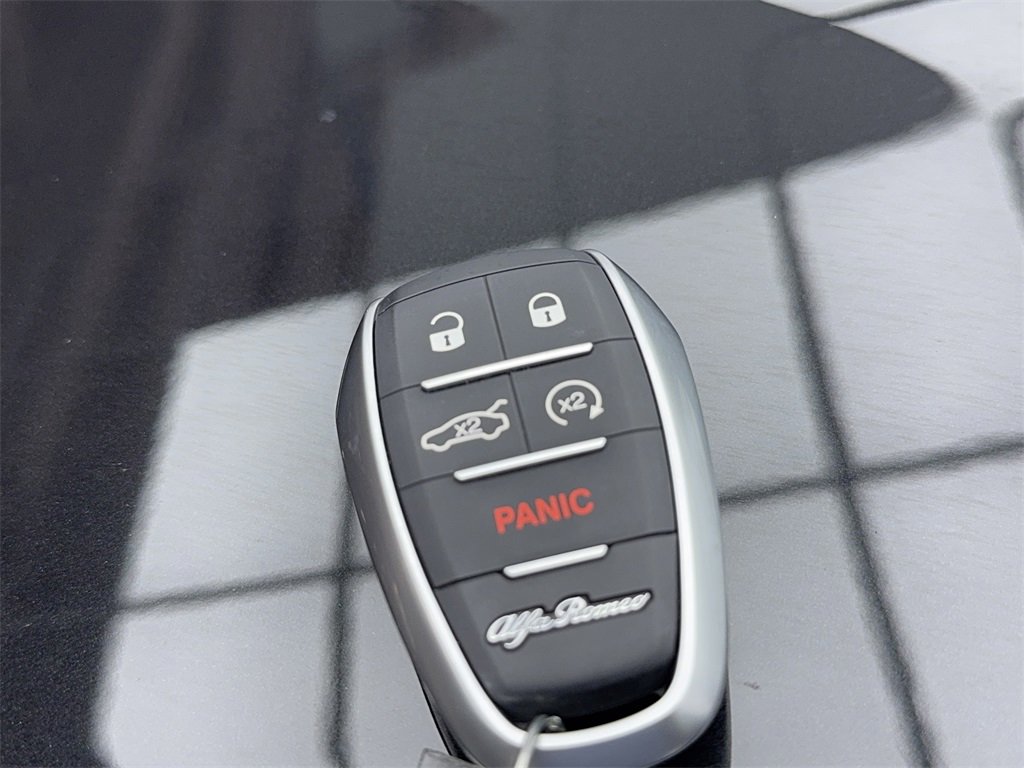 Used 2023 Alfa Romeo Stelvio Ti image 61