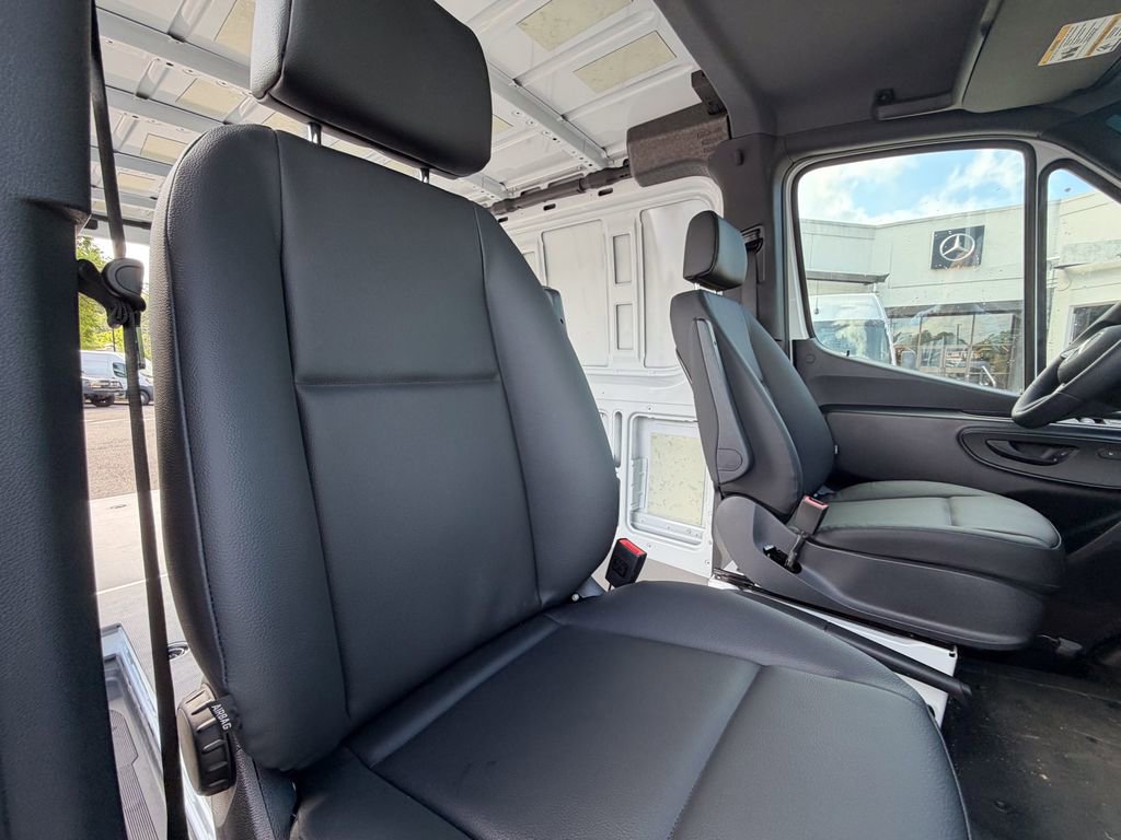 New 2025 Mercedes-Benz Sprinter 2500 image 25