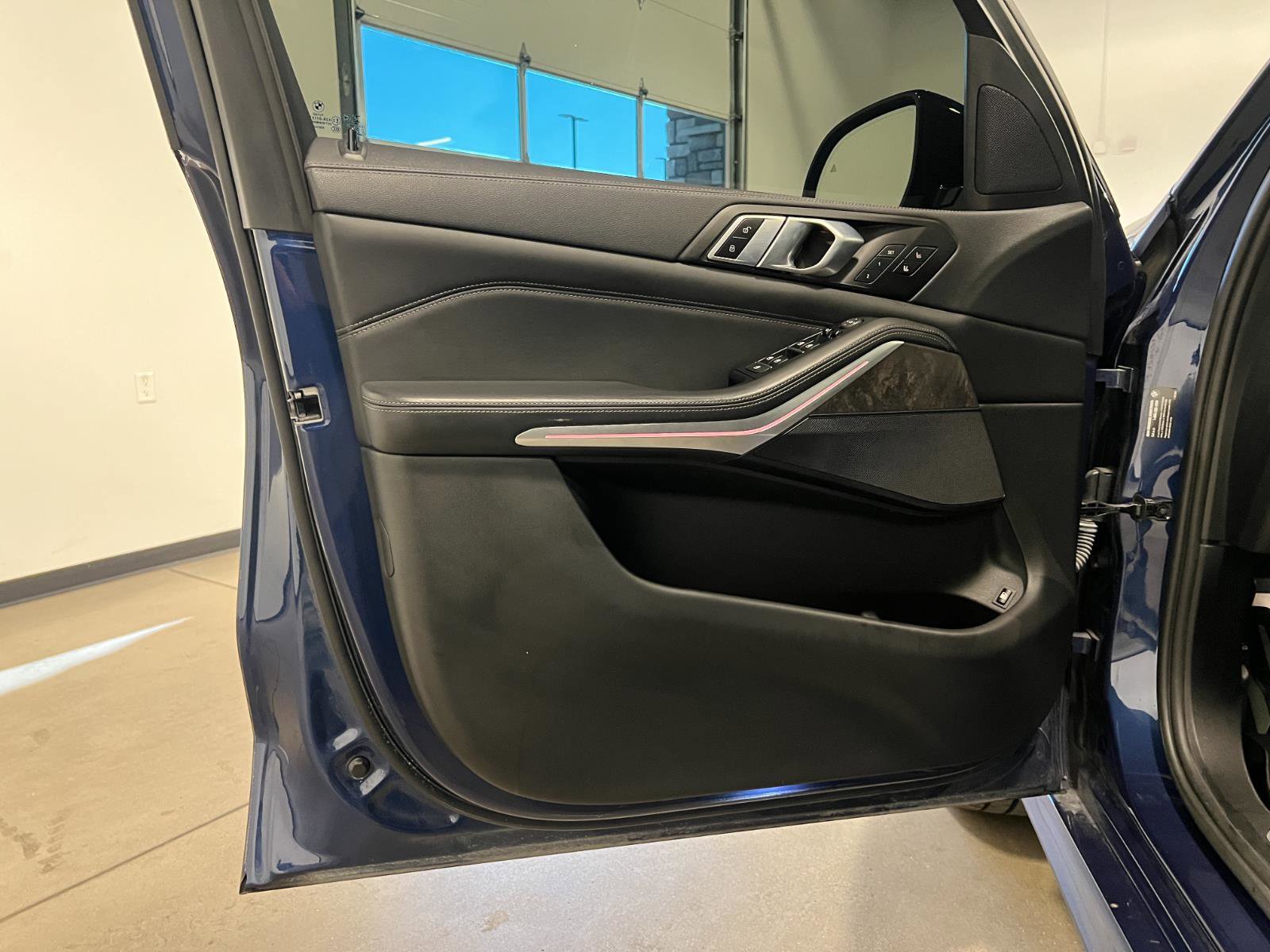 Used 2022 BMW X5 xDrive45e w/ M Sport Package image 29