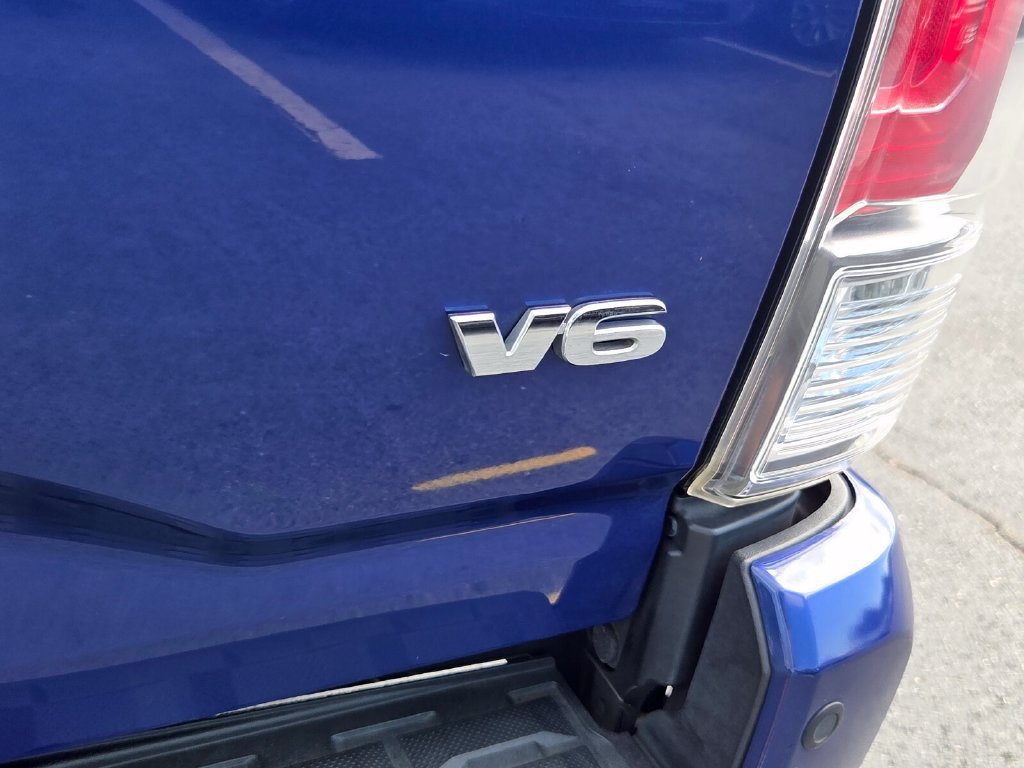Certified 2023 Toyota Tacoma TRD Off-Road w/ TRD Premium Off Road Package AWD/4WD image 9