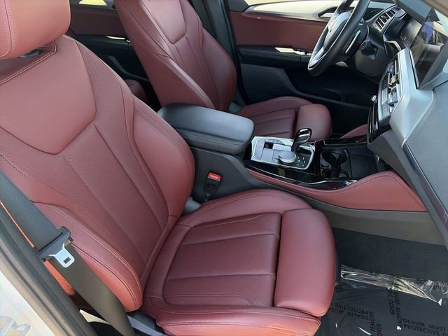 Used 2023 BMW X4 xDrive30i w/ Convenience Package image 11