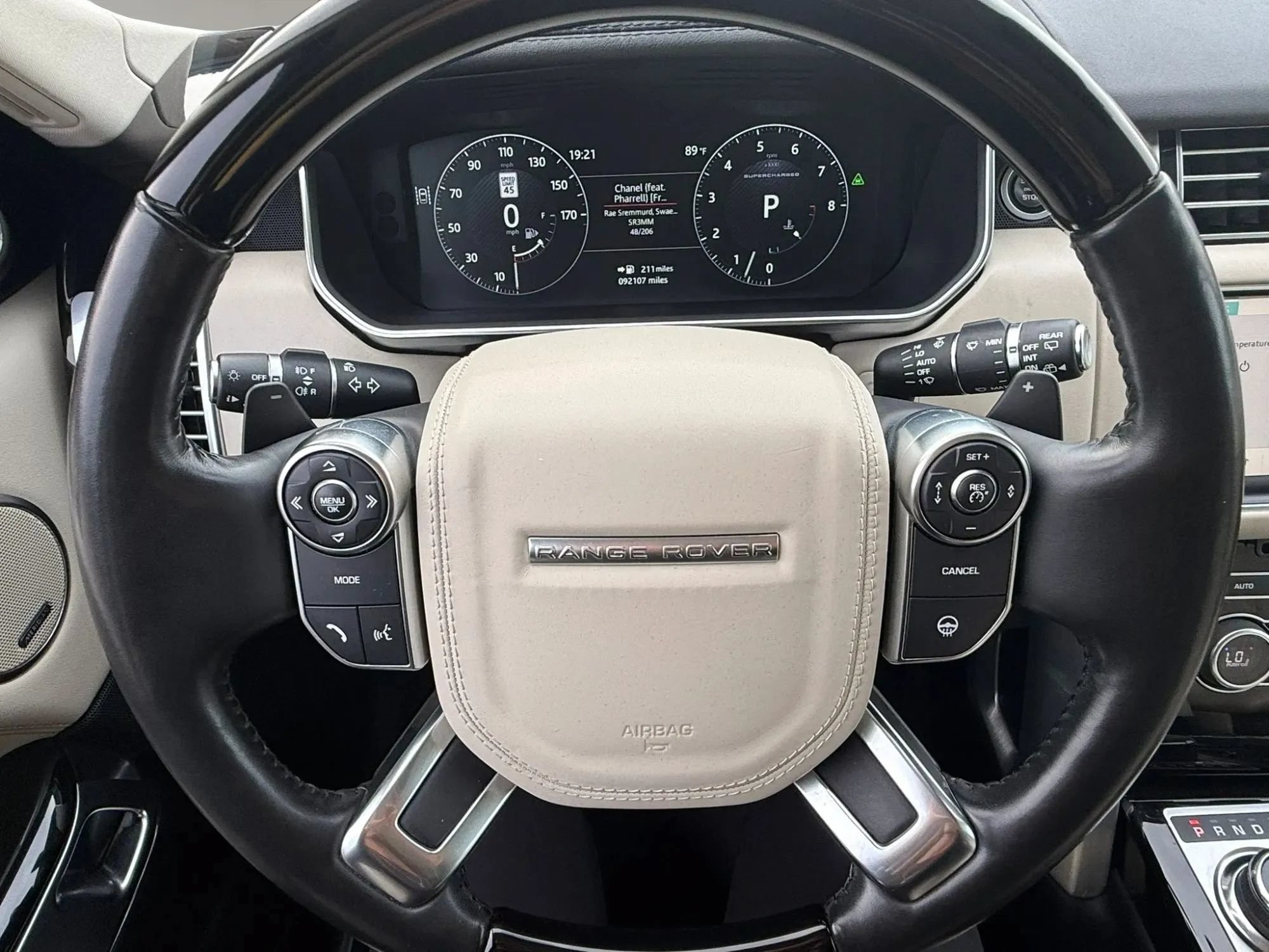 Used 2017 Land Rover Range Rover Supercharged AWD/4WD image 37