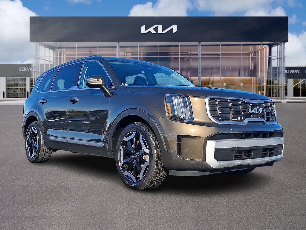 Certified 2025 Kia Telluride S