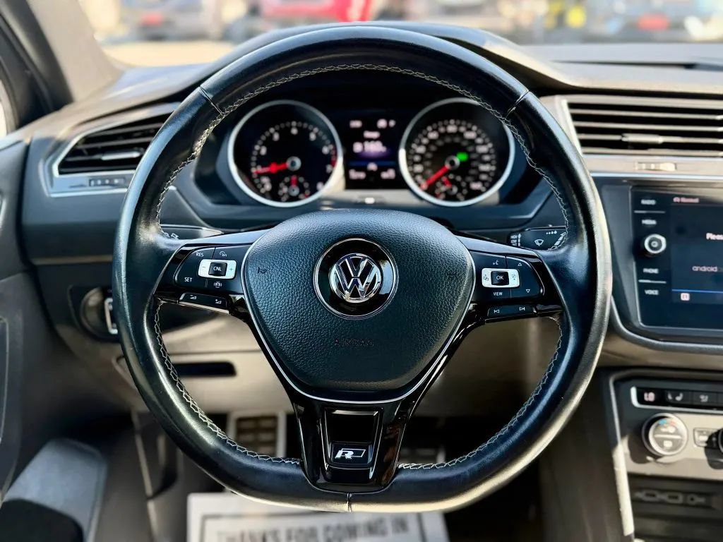 Used 2020 Volkswagen Tiguan SEL AWD/4WD image 20