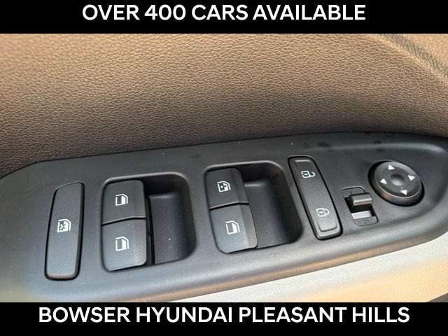 New 2026 Hyundai Venue SEL FWD image 7