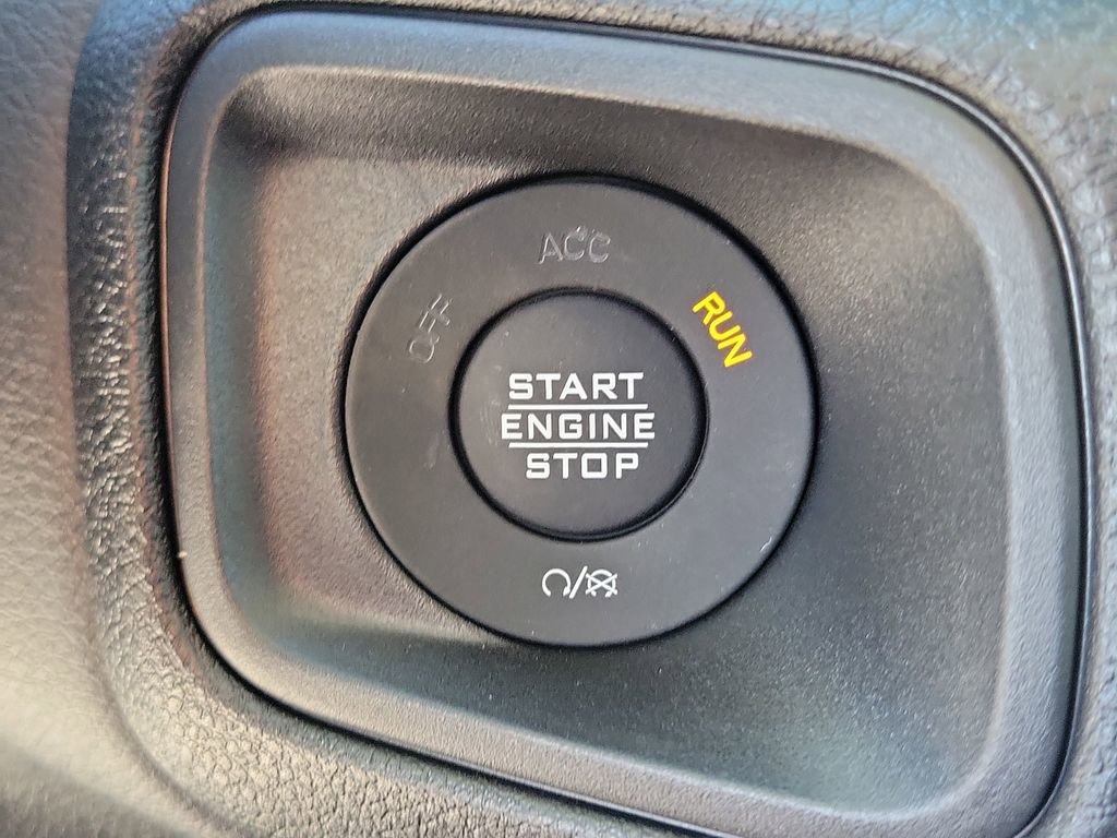 New 2025 Jeep Gladiator Sport image 30