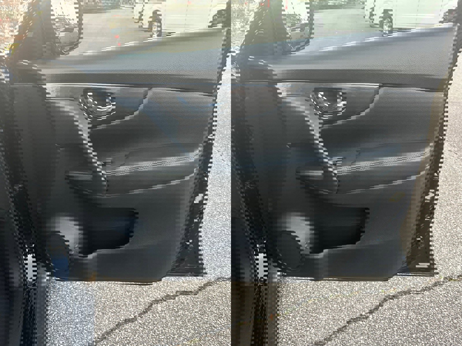 Used 2020 Nissan Rogue SV image 14