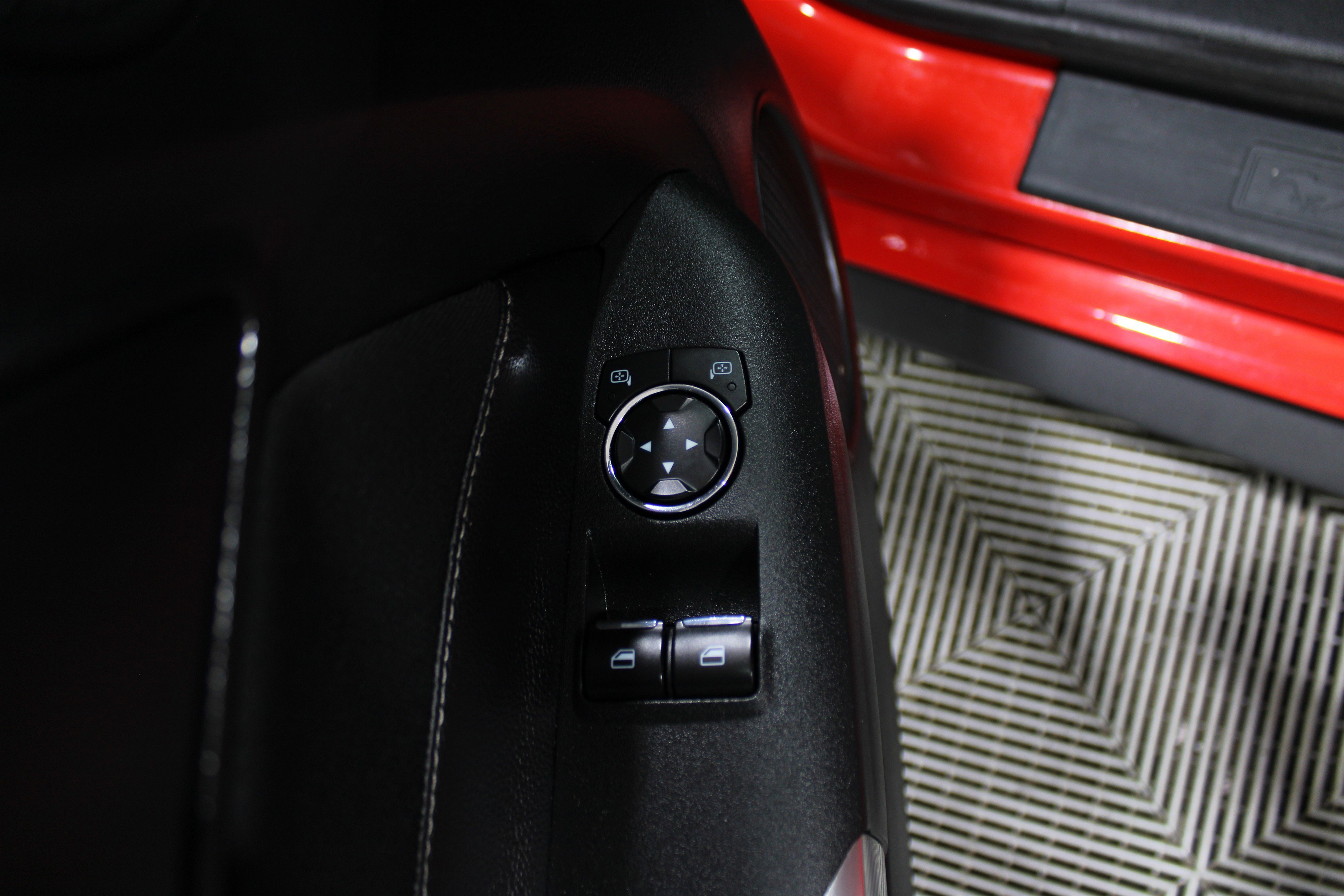 Used 2021 Ford Mustang EcoBoost w/ 2.3L High Performance Package image 7