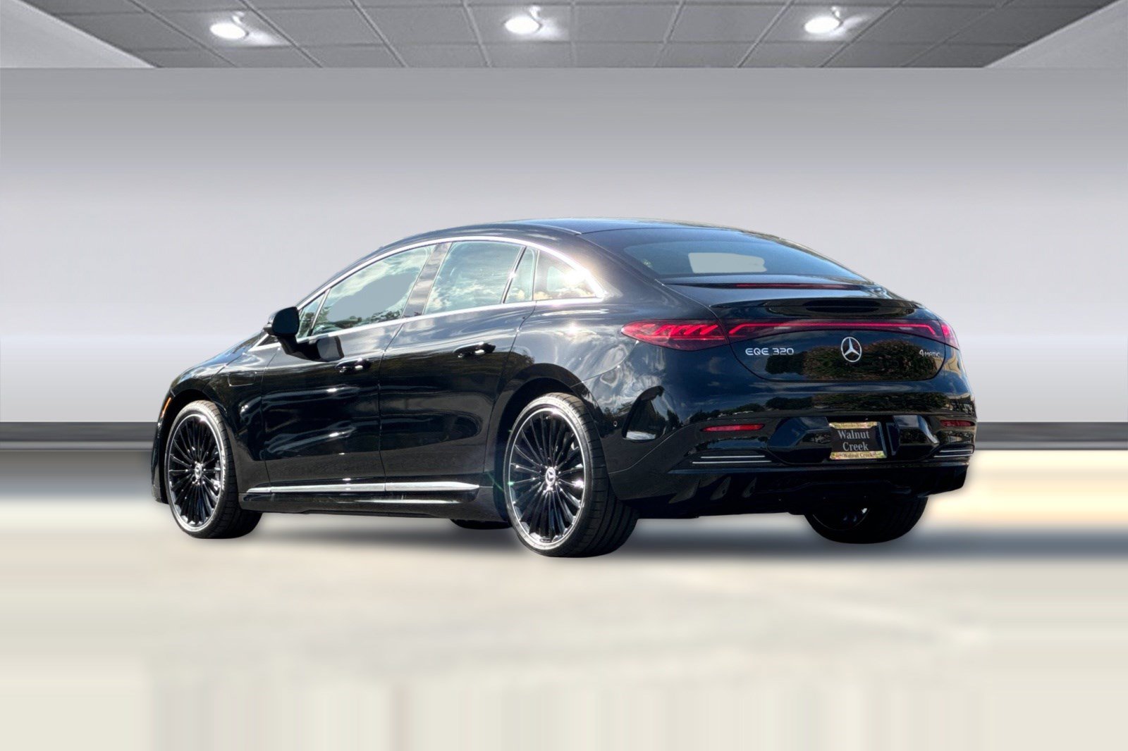 Used 2026 Mercedes-Benz EQE 320 4MATIC Sedan image 3