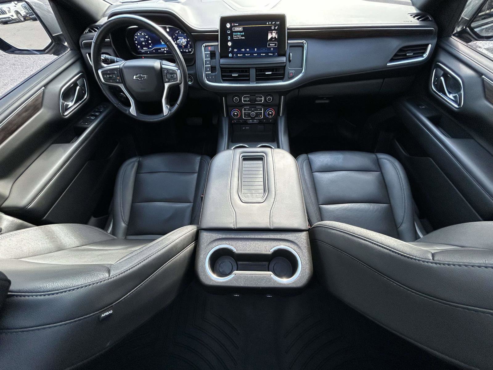 Used 2022 Chevrolet Suburban Z71 w/ Luxury Package image 13