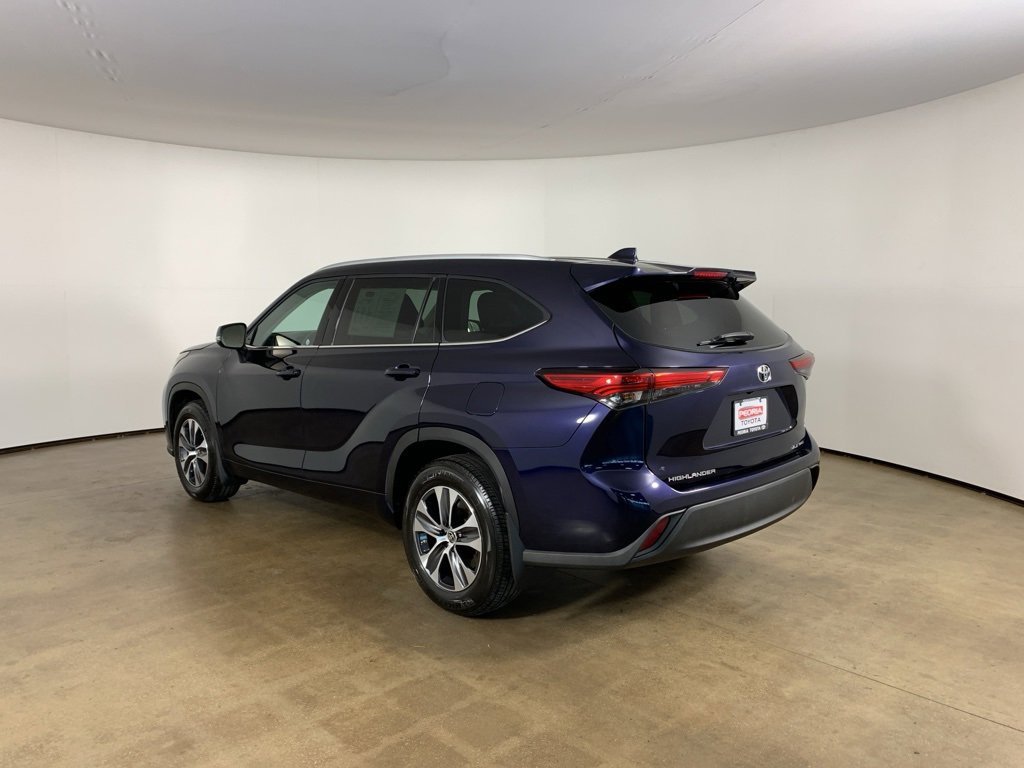Used 2022 Toyota Highlander XLE image 38